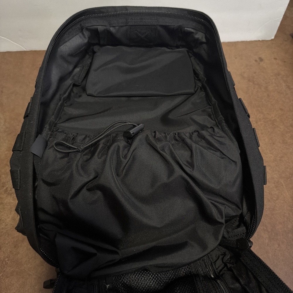 5.11 TACTICAL RUSH MOAB 6 SLING PACK MESSENGER BAG, WATER-RESISTANT, - BLACK - Picture 5 of 8